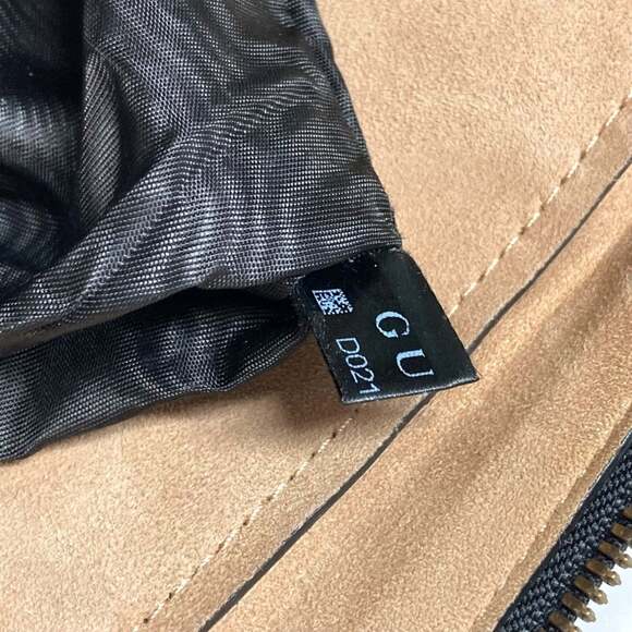 GUCCI Black Leather Shoulder Bag - Picture 14 of 16